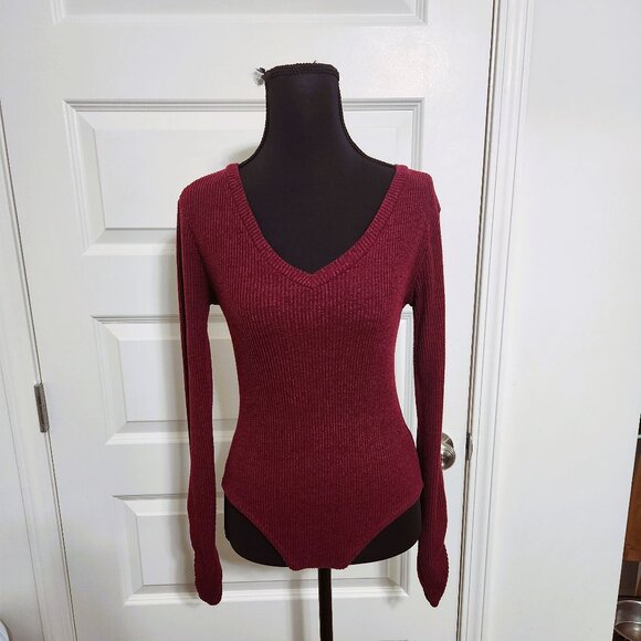 Jessica Simpson Ribbed V-Neck Bodysuit – Size M - Picture 1 of 5